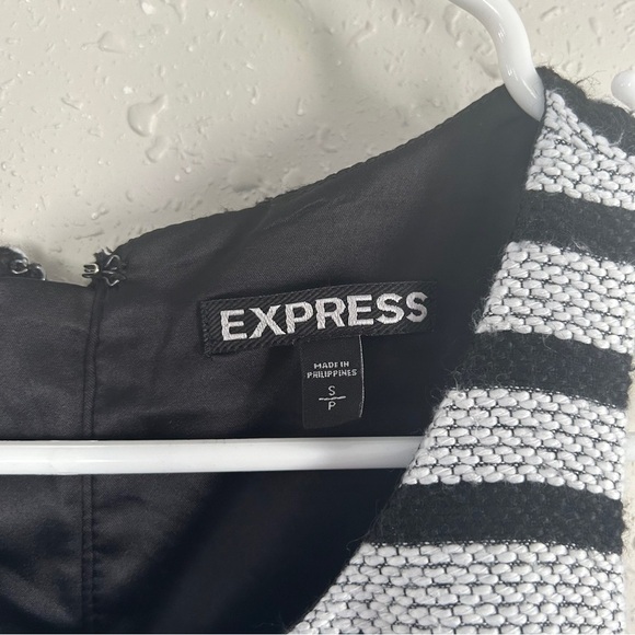Express Black White Striped Crop Top Casual Formal Neutral Small - Picture 2 of 6
